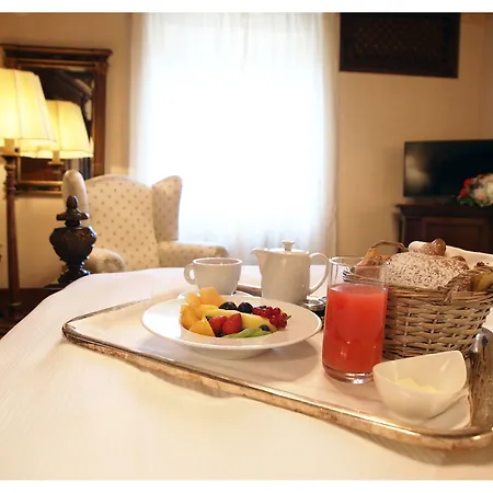 Relais Todini - Residenza D'epoca - Luxury Historic House