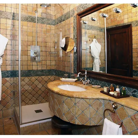 Relais Todini - Residenza D'epoca - Luxury Historic House מלון טודי