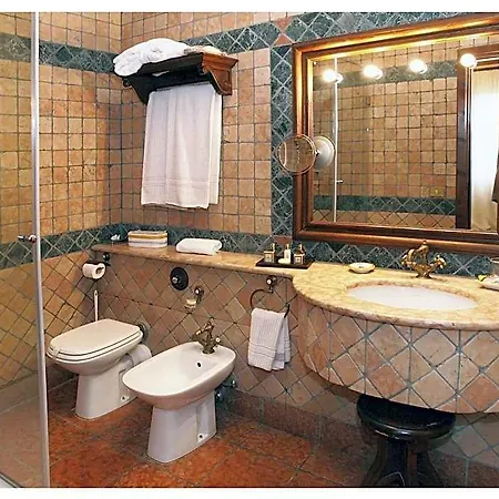 Relais Todini - Residenza D'epoca - Luxury Historic House מלון