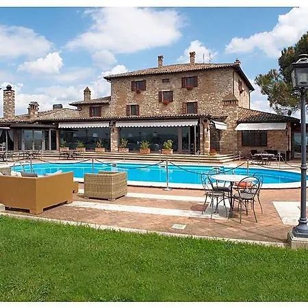 Relais Todini - Residenza D'epoca - Luxury Historic House מלון טודי