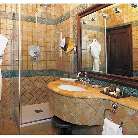 Relais Todini - Residenza D'epoca - Luxury Historic House 5*